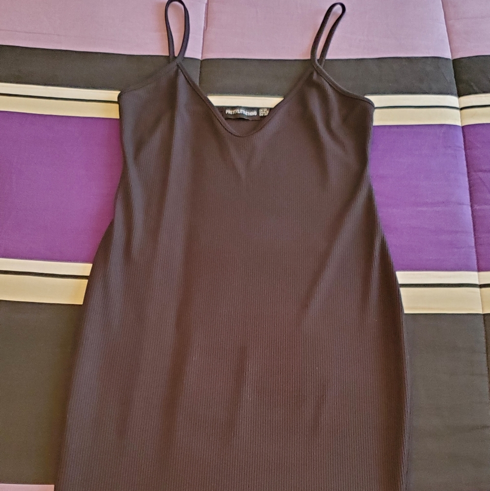 Pretty Little Thing - Black Midi Dress